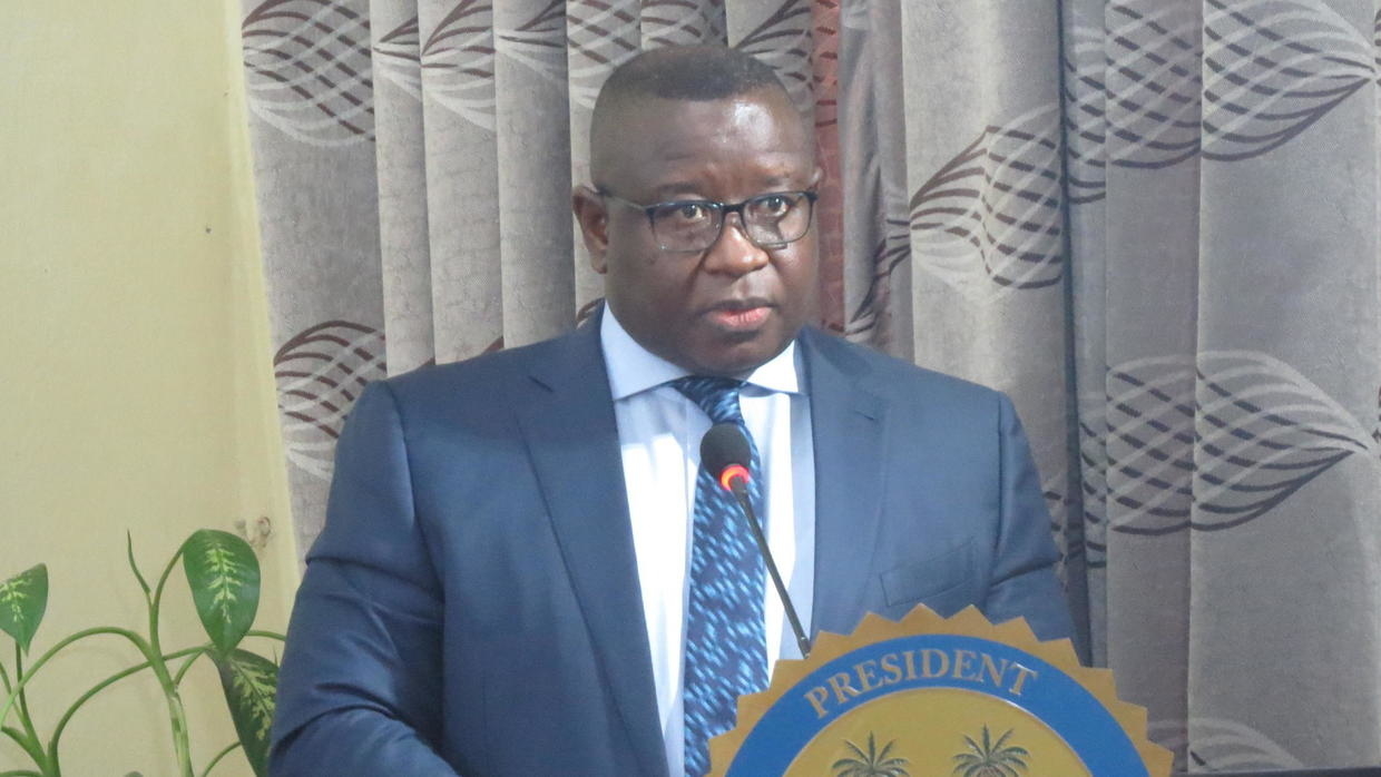 w1240-p16x9-Pres. Bio at Covid-19 Press conference (1)